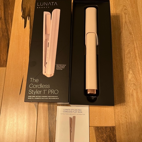 Lunata Cordless Styler 1” PRO - Picture 2 of 3